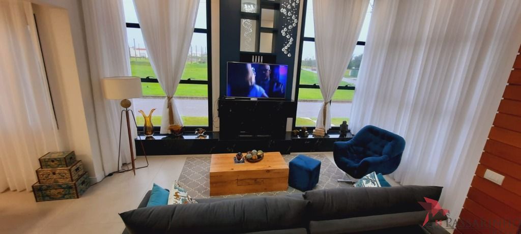 Casa de Condomínio à venda com 3 quartos, 186m² - Foto 1