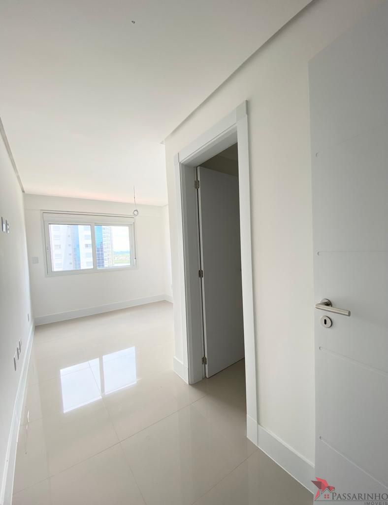 Apartamento à venda com 4 quartos, 217m² - Foto 16