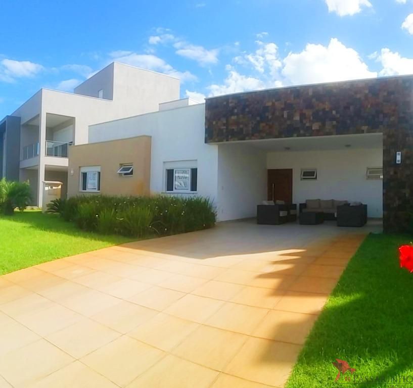 Casa de Condomínio à venda com 3 quartos, 180m² - Foto 1