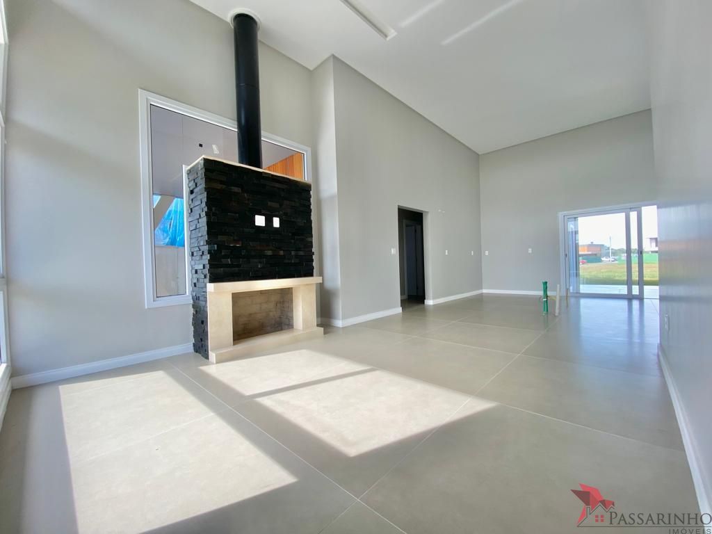 Casa de Condomínio à venda com 3 quartos, 240m² - Foto 3