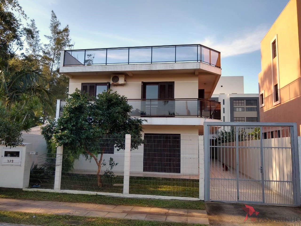 Casa à venda com 7 quartos, 519m² - Foto 1