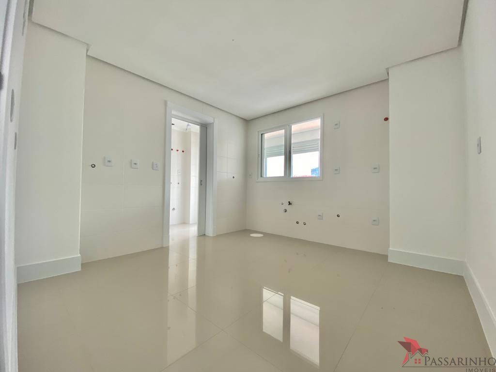 Apartamento à venda com 4 quartos, 217m² - Foto 14