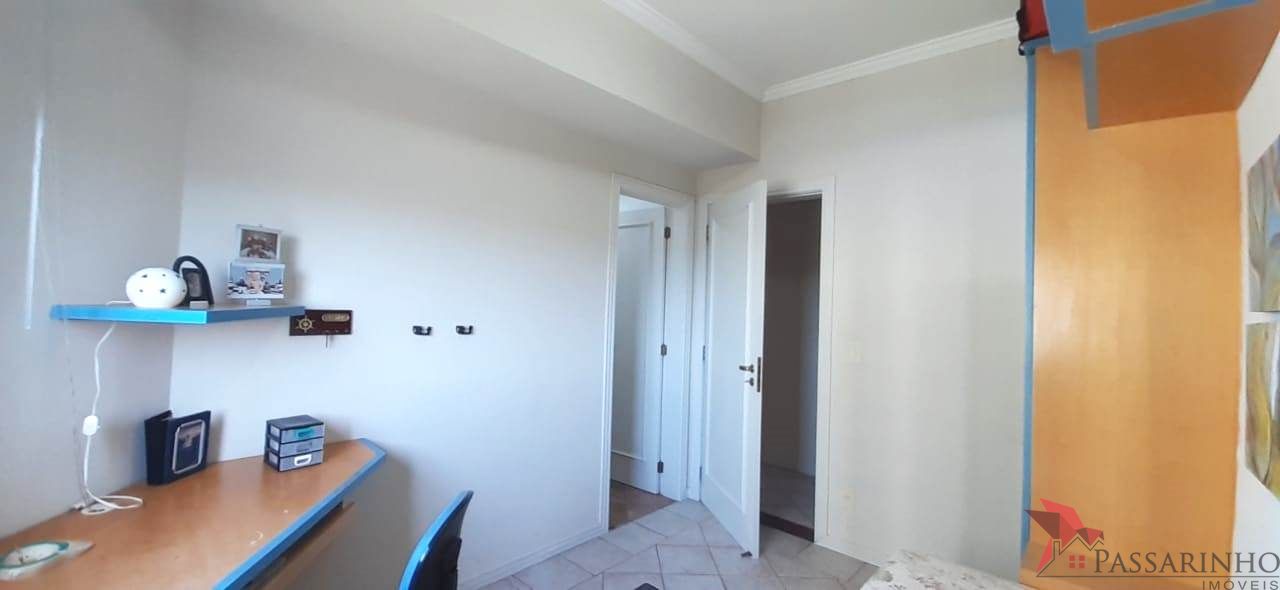 Apartamento à venda com 4 quartos, 218m² - Foto 15