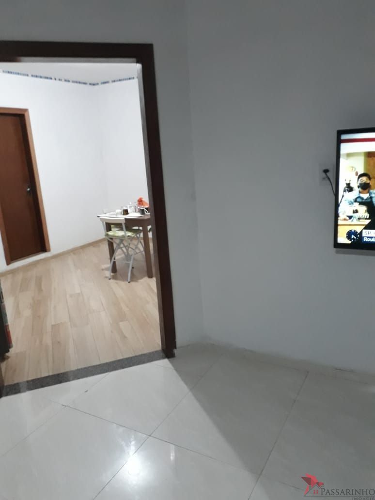 Casa à venda com 5 quartos, 220m² - Foto 11