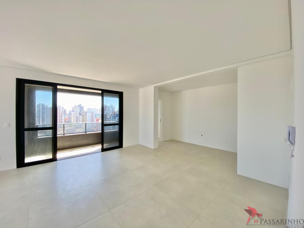 Apartamento à venda com 3 quartos, 106m² - Foto 7
