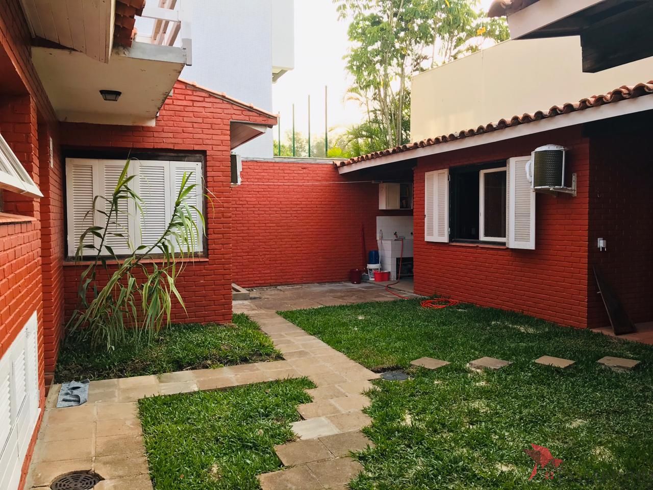 Casa à venda com 5 quartos, 140m² - Foto 19