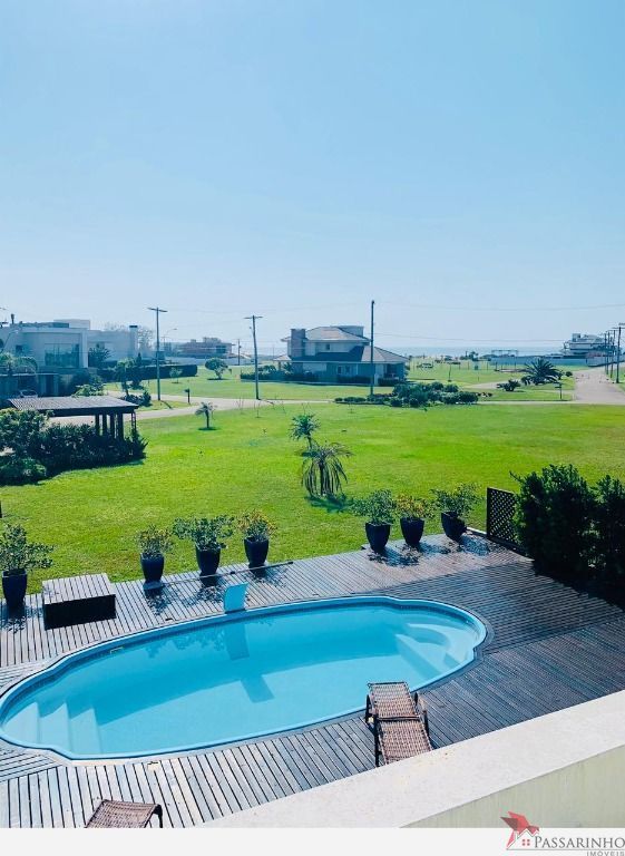 Casa de Condomínio à venda com 4 quartos, 320m² - Foto 2