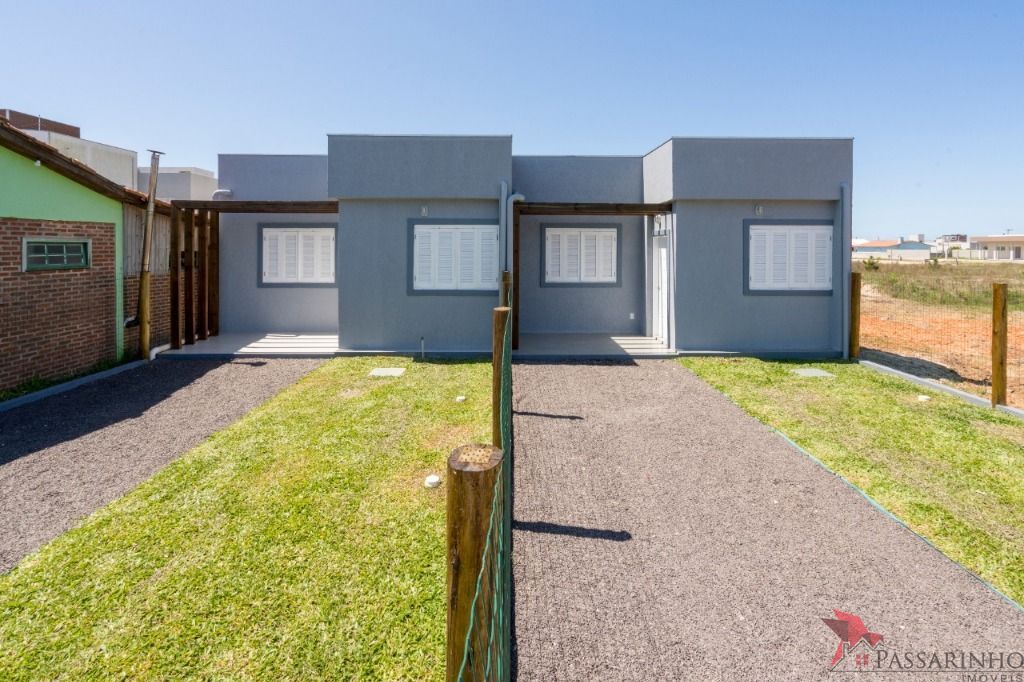 Casa à venda com 2 quartos, 60m² - Foto 1