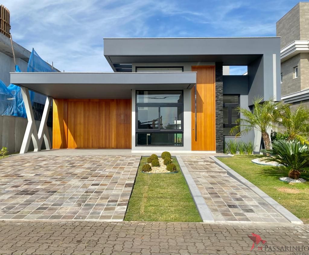 Casa de Condomínio à venda com 3 quartos, 240m² - Foto 1