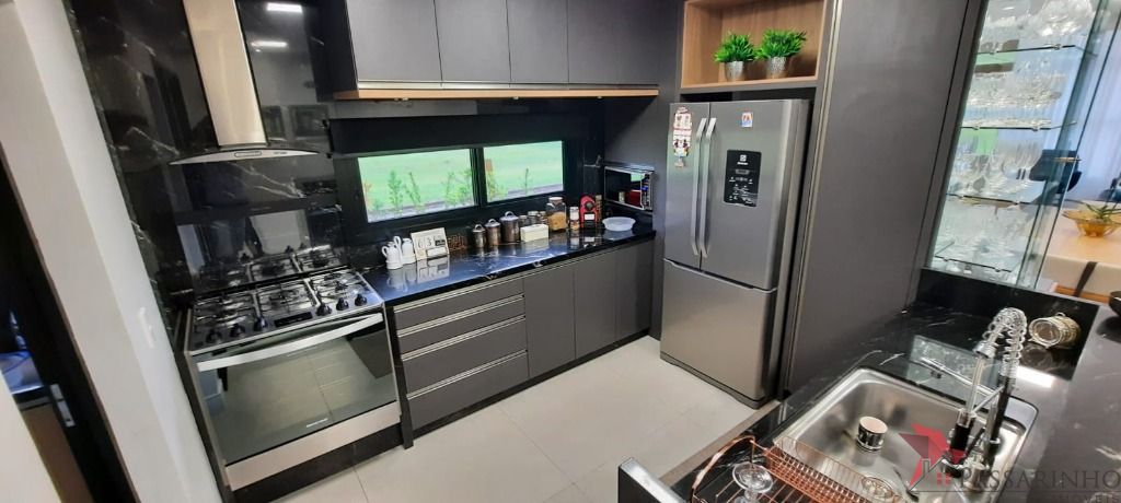 Casa de Condomínio à venda com 3 quartos, 186m² - Foto 10