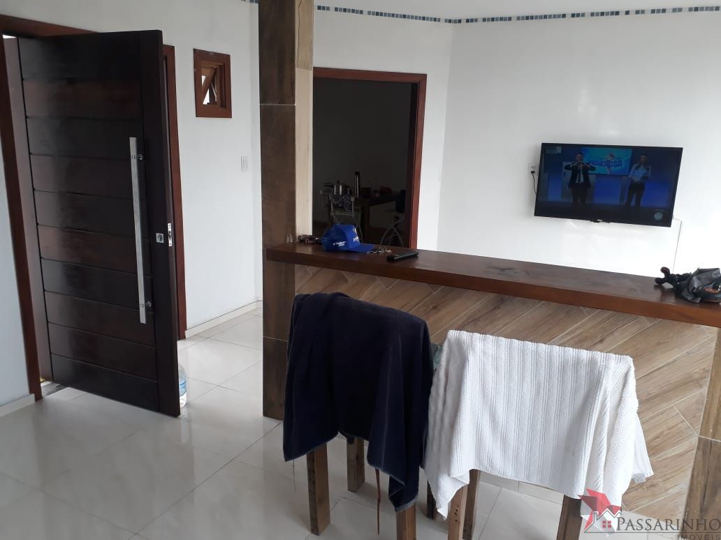 Casa à venda com 5 quartos, 220m² - Foto 5