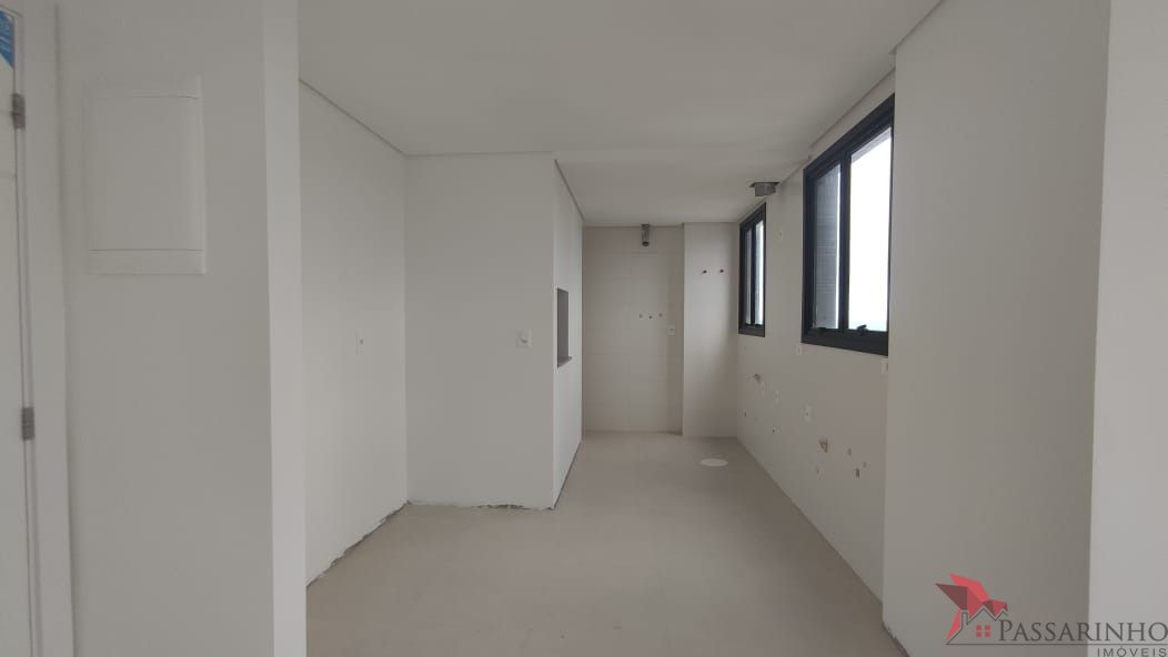 Apartamento à venda com 3 quartos, 113m² - Foto 6