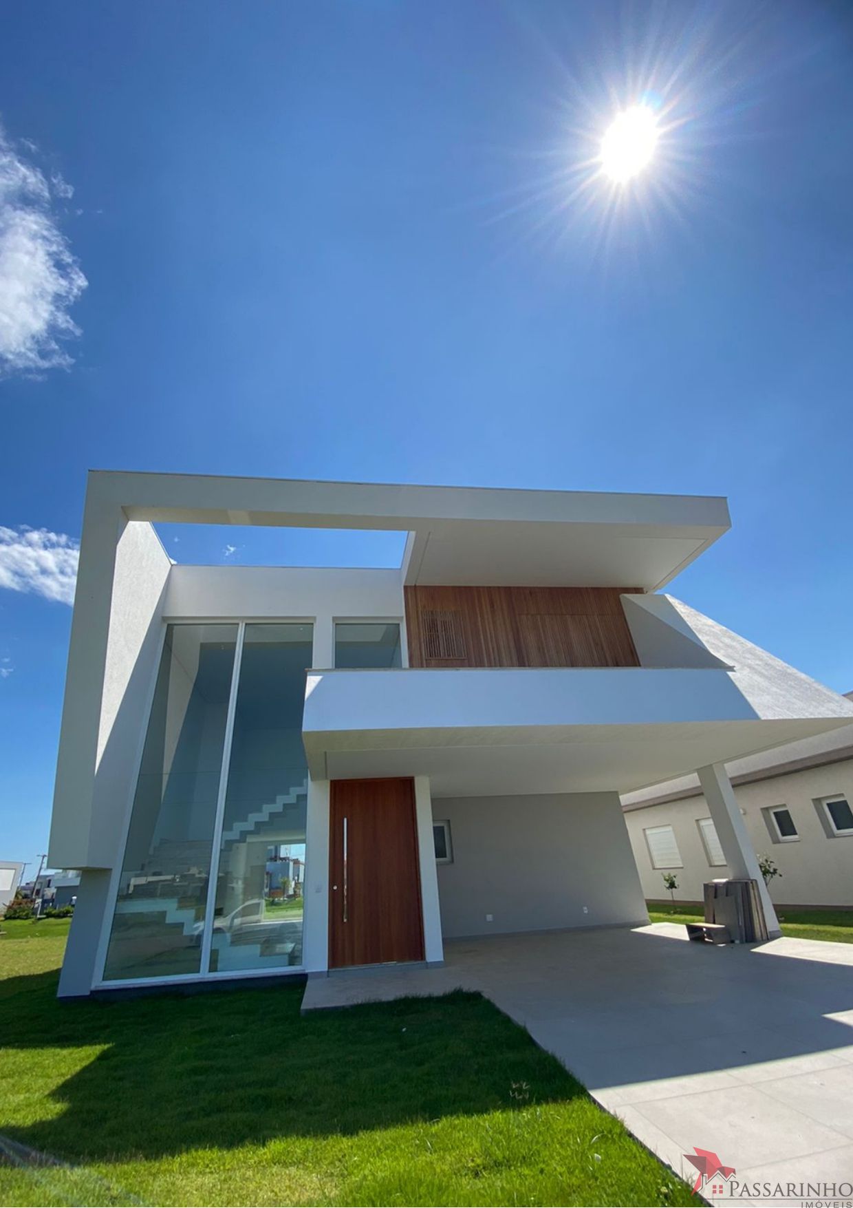 Casa de Condomínio à venda com 3 quartos, 330m² - Foto 1