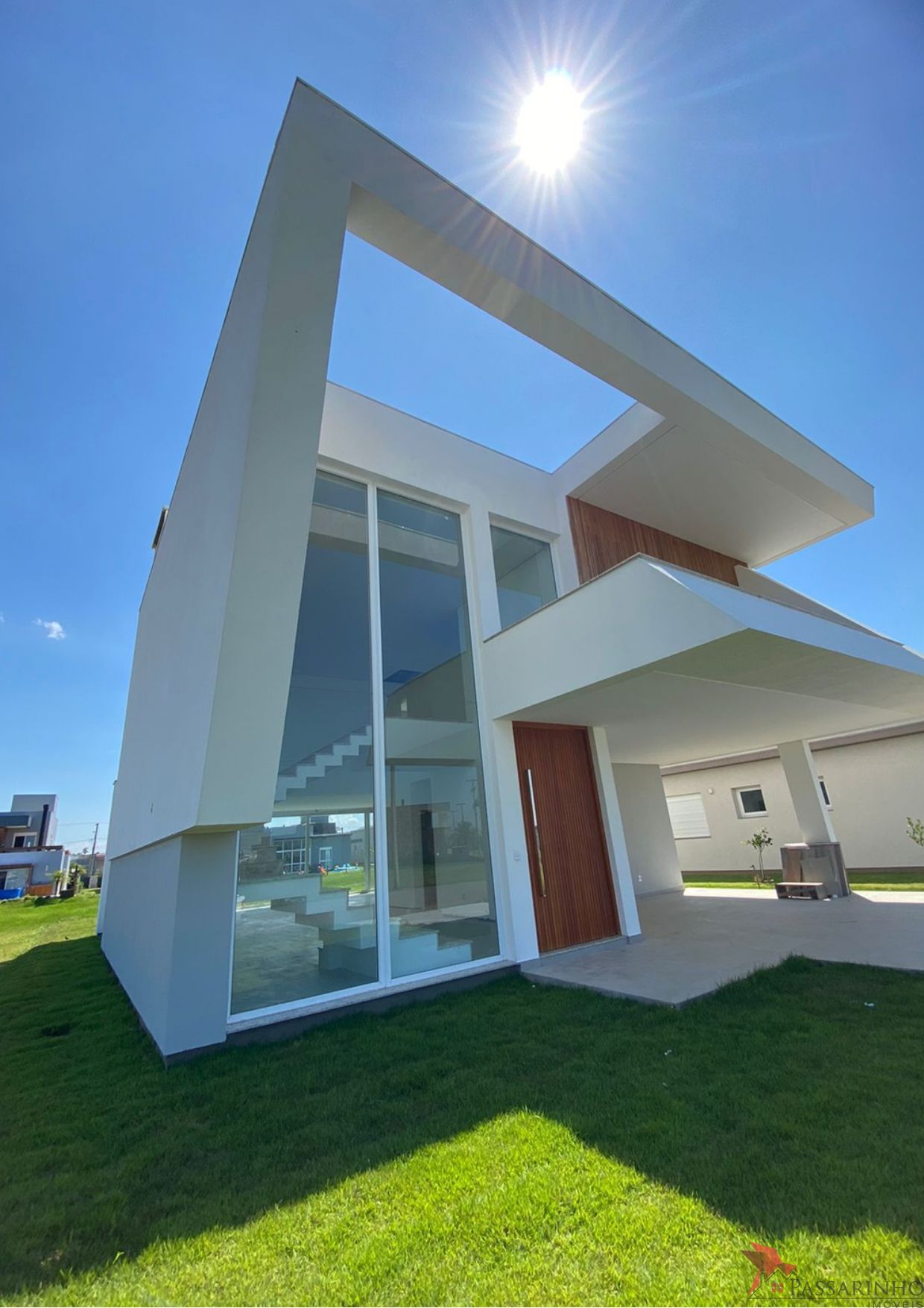 Casa de Condomínio à venda com 3 quartos, 330m² - Foto 2