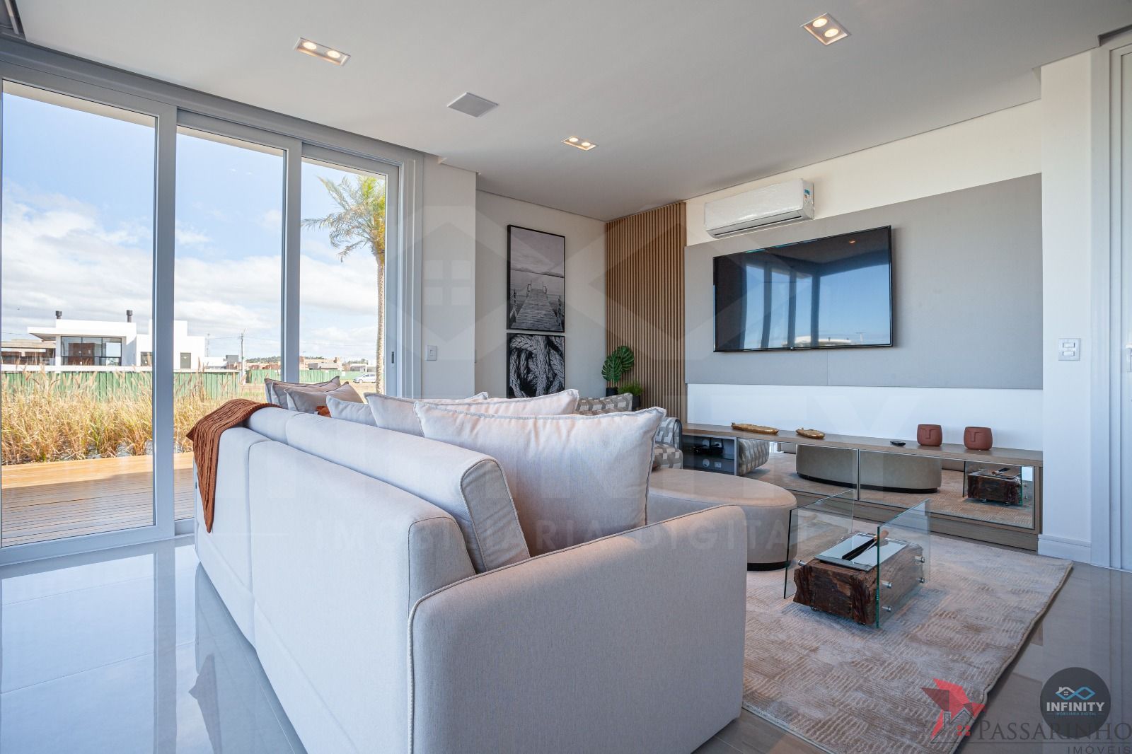 Casa de Condomínio à venda com 4 quartos, 336m² - Foto 3