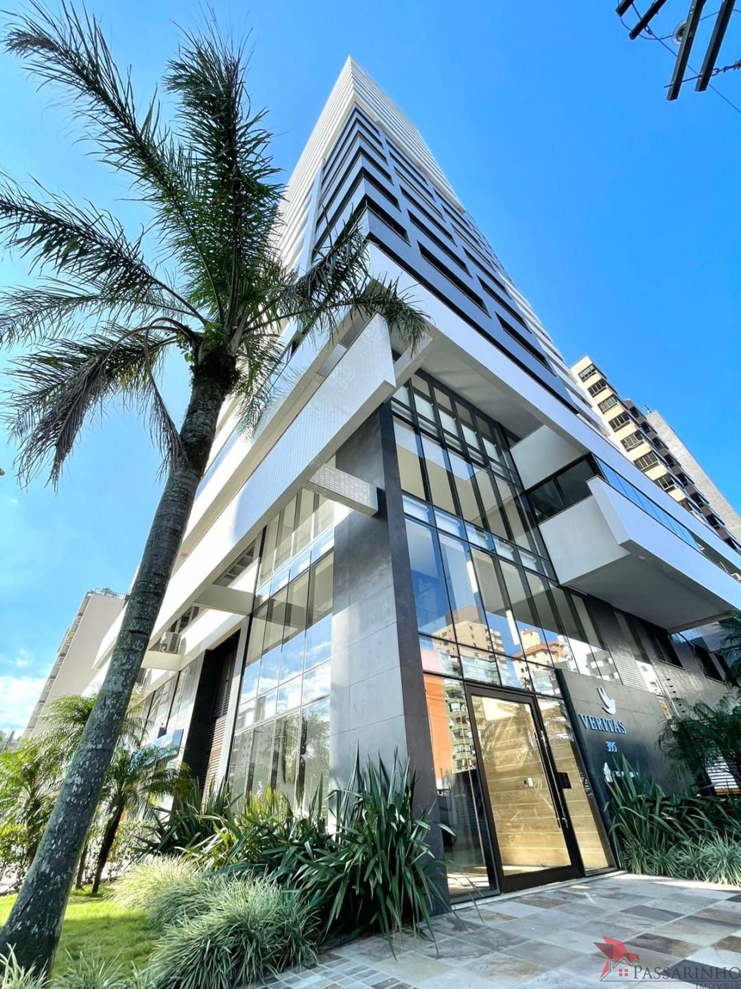 Cobertura à venda com 4 quartos, 235m² - Foto 2