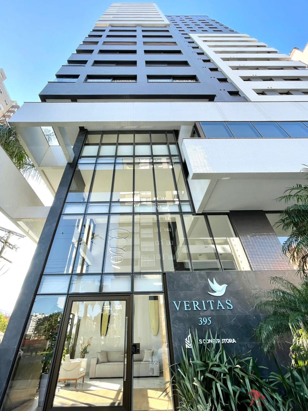 Cobertura à venda com 4 quartos, 235m² - Foto 1