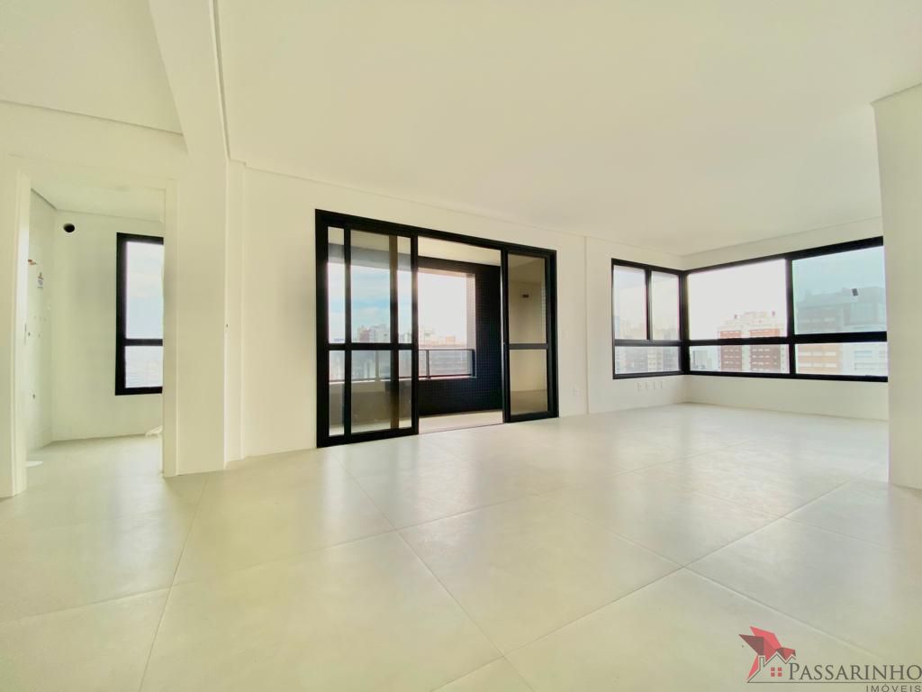 Apartamento à venda com 3 quartos, 149m² - Foto 4