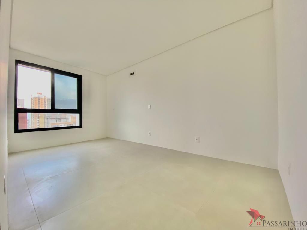 Apartamento à venda com 3 quartos, 149m² - Foto 20