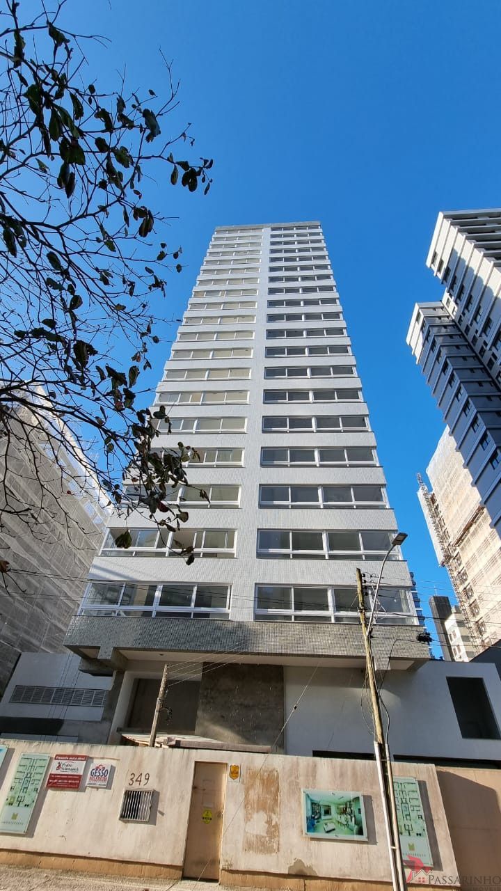 Apartamento à venda com 3 quartos, 130m² - Foto 2