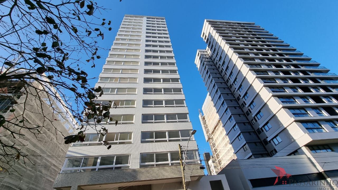 Apartamento à venda com 3 quartos, 130m² - Foto 1