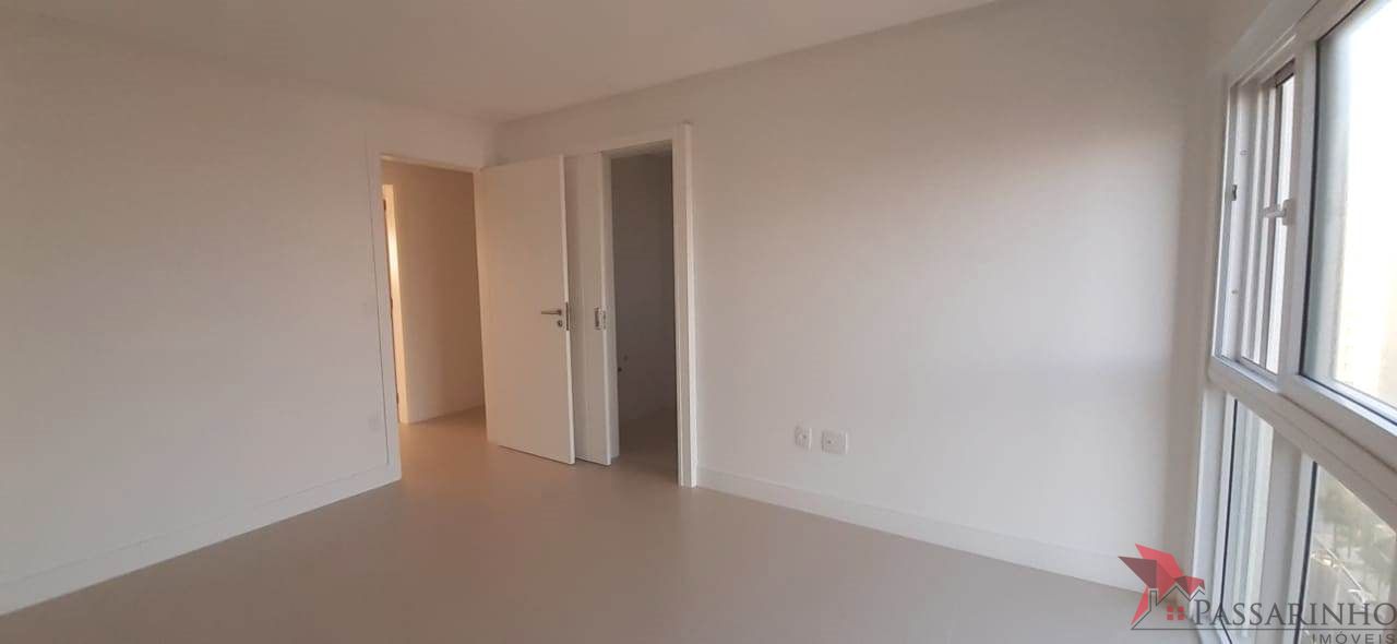 Apartamento à venda com 4 quartos, 230m² - Foto 26