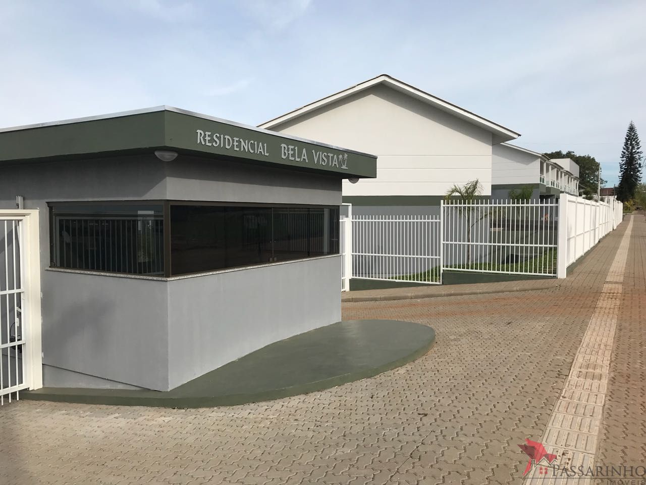 Casa de Condomínio à venda com 3 quartos, 98m² - Foto 1