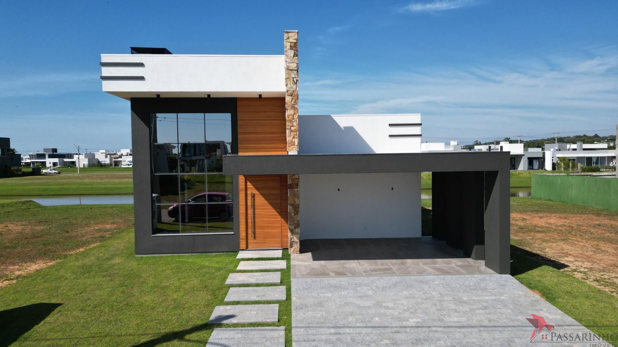 Casa de Condomínio à venda com 3 quartos, 206m² - Foto 2