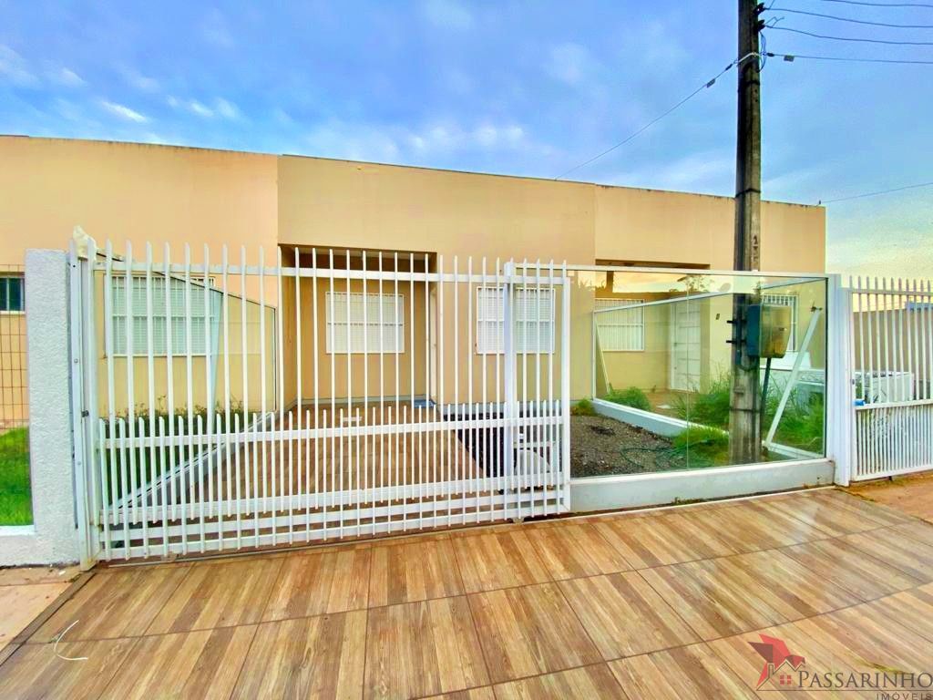 Casa à venda com 2 quartos, 60m² - Foto 2