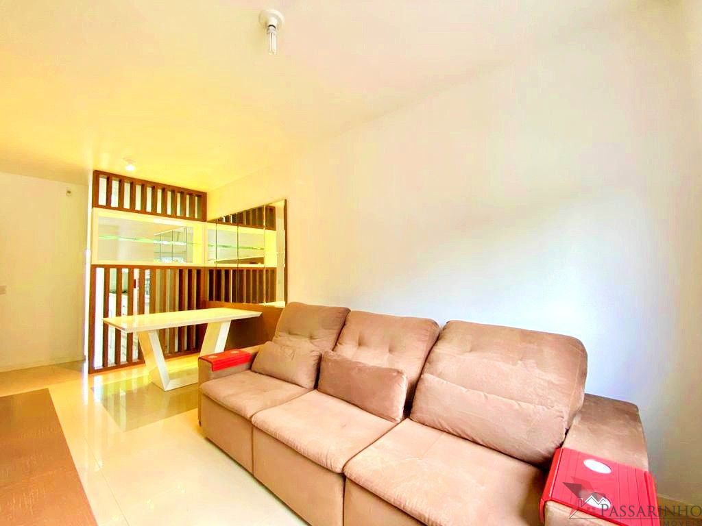 Casa à venda com 2 quartos, 60m² - Foto 4