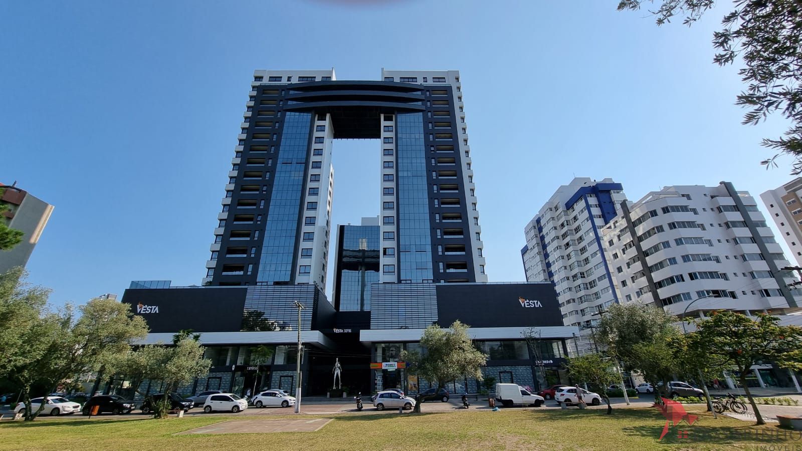 Apartamento à venda com 3 quartos, 149m² - Foto 1