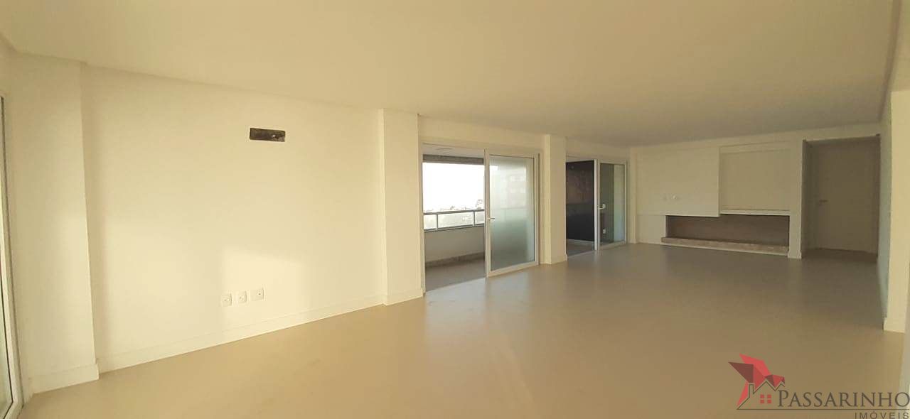 Apartamento à venda com 4 quartos, 230m² - Foto 15