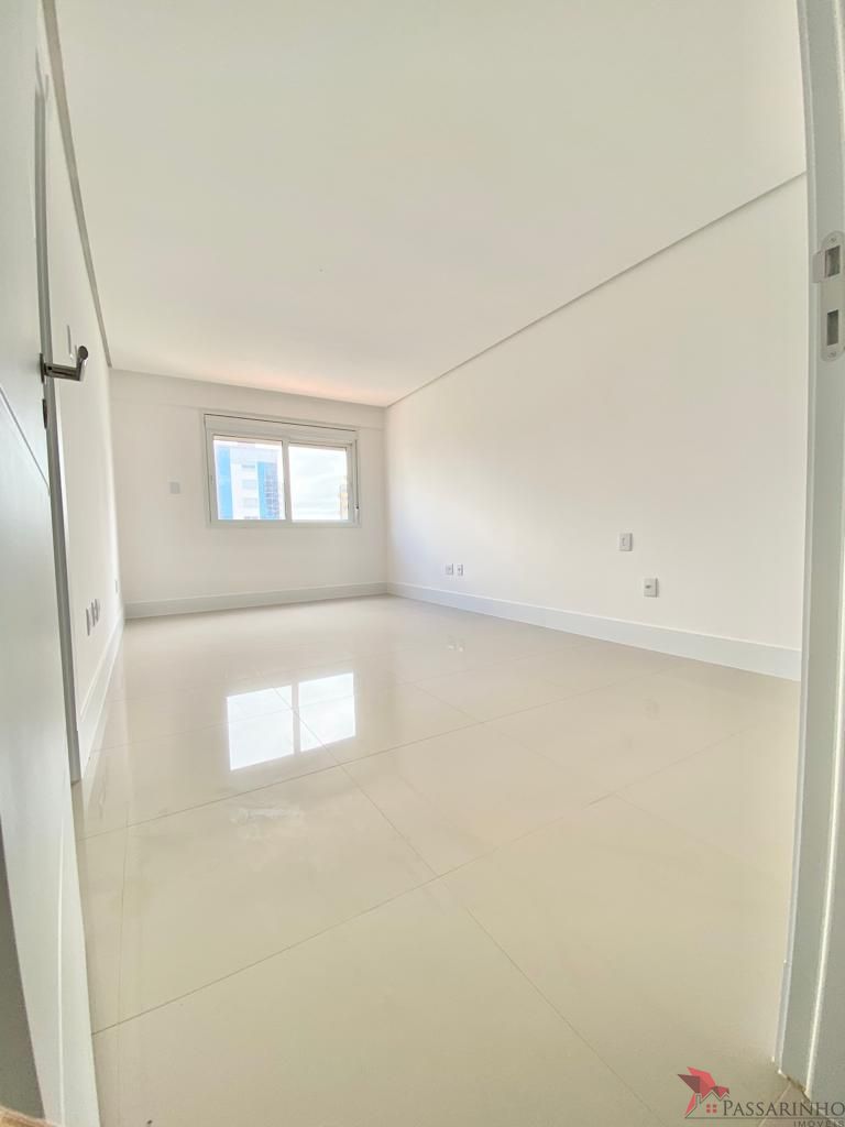 Apartamento à venda com 4 quartos, 217m² - Foto 23