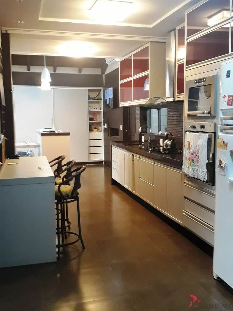 Casa à venda com 4 quartos, 317m² - Foto 28