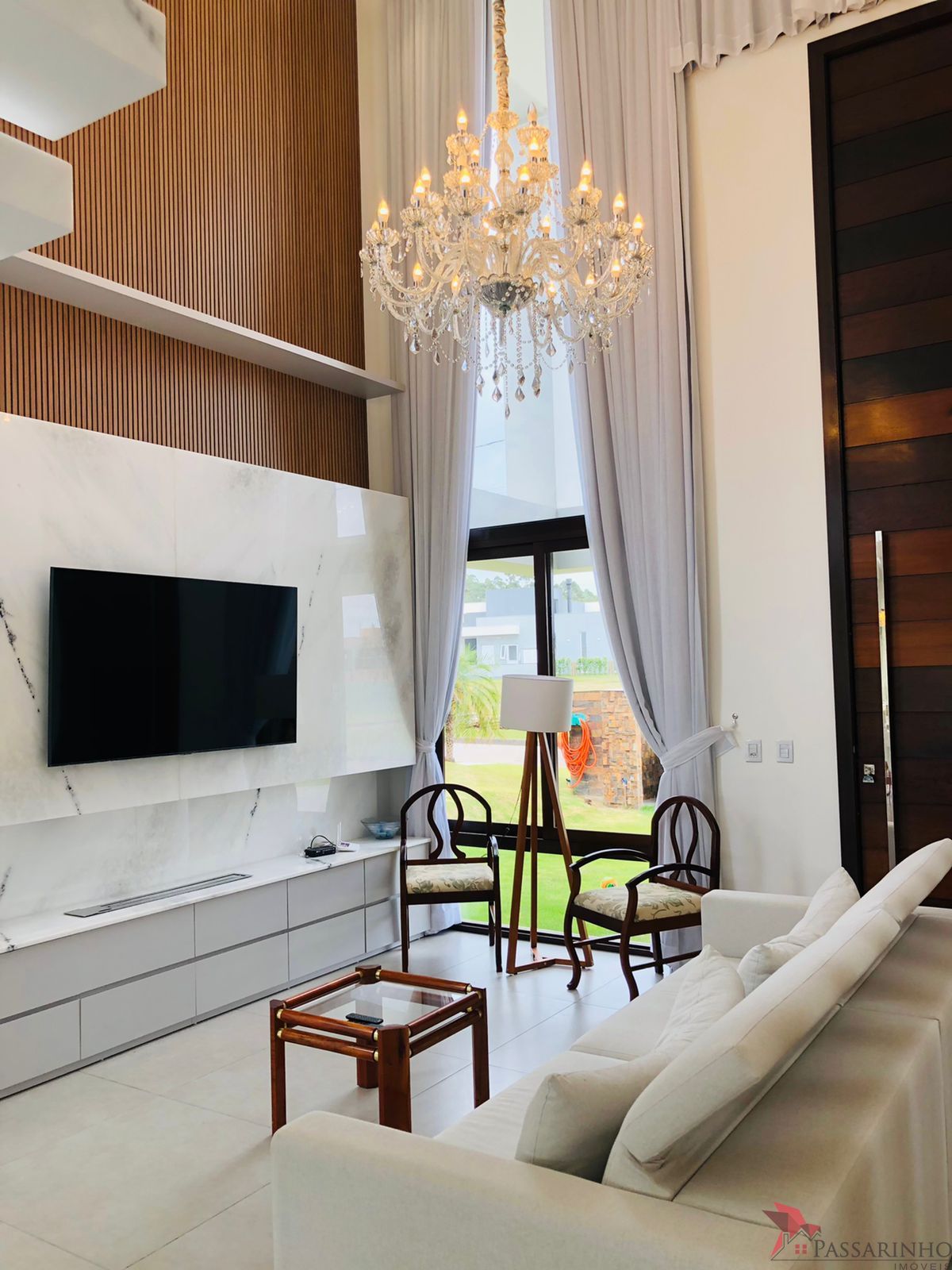Casa de Condomínio à venda com 4 quartos, 301m² - Foto 1