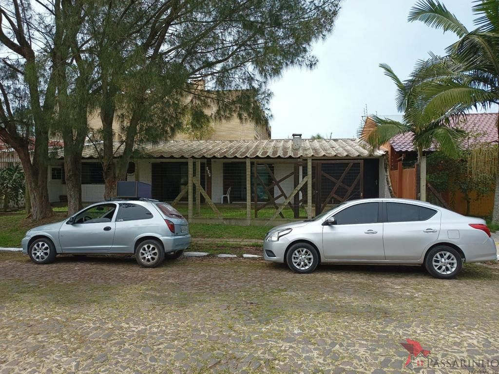 Casa à venda com 3 quartos, 150m² - Foto 1
