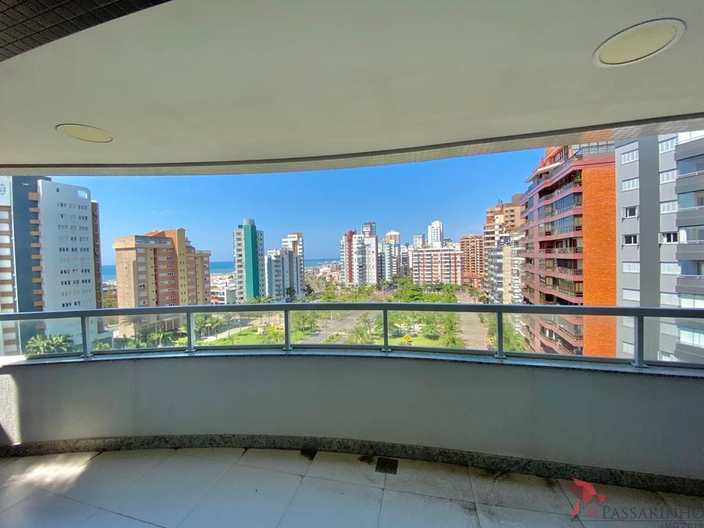 Apartamento à venda com 3 quartos, 200m² - Foto 1