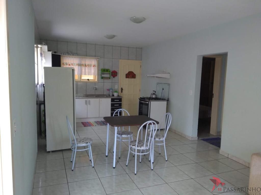 Casa à venda com 2 quartos, 140m² - Foto 3
