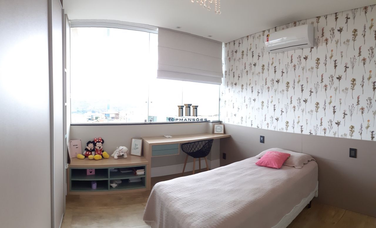 Excelente Casa de condomínio, com 4 suítes fino acabamento Vespasiano