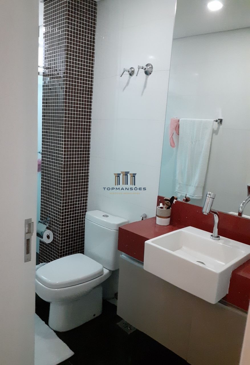 Excelente casa de condomínio, com 4 suítes fino acabamento v