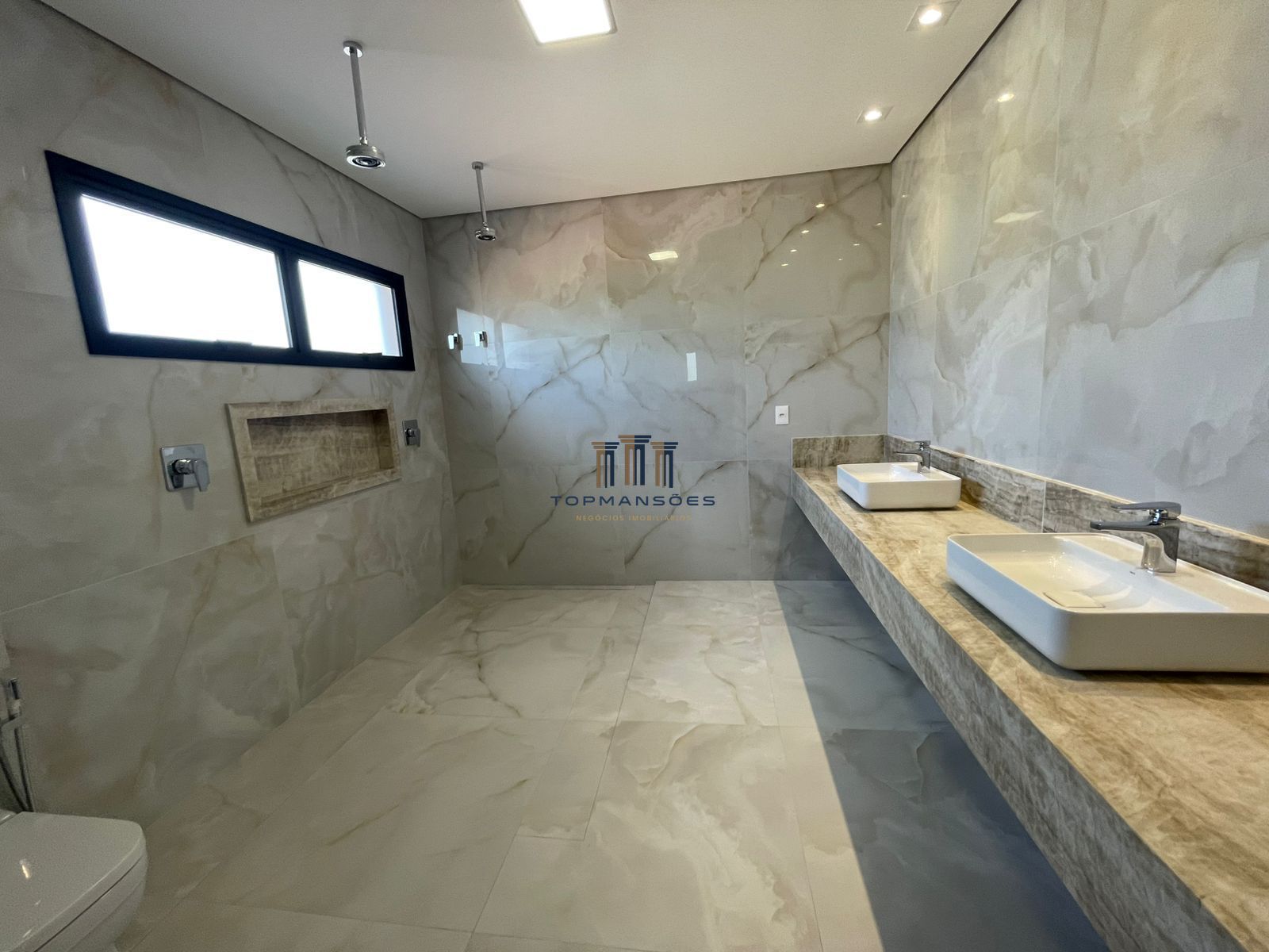Casa Nova Alto Padrão em Condominio na Pampulha com 4 suites, Gourmet ePiscina