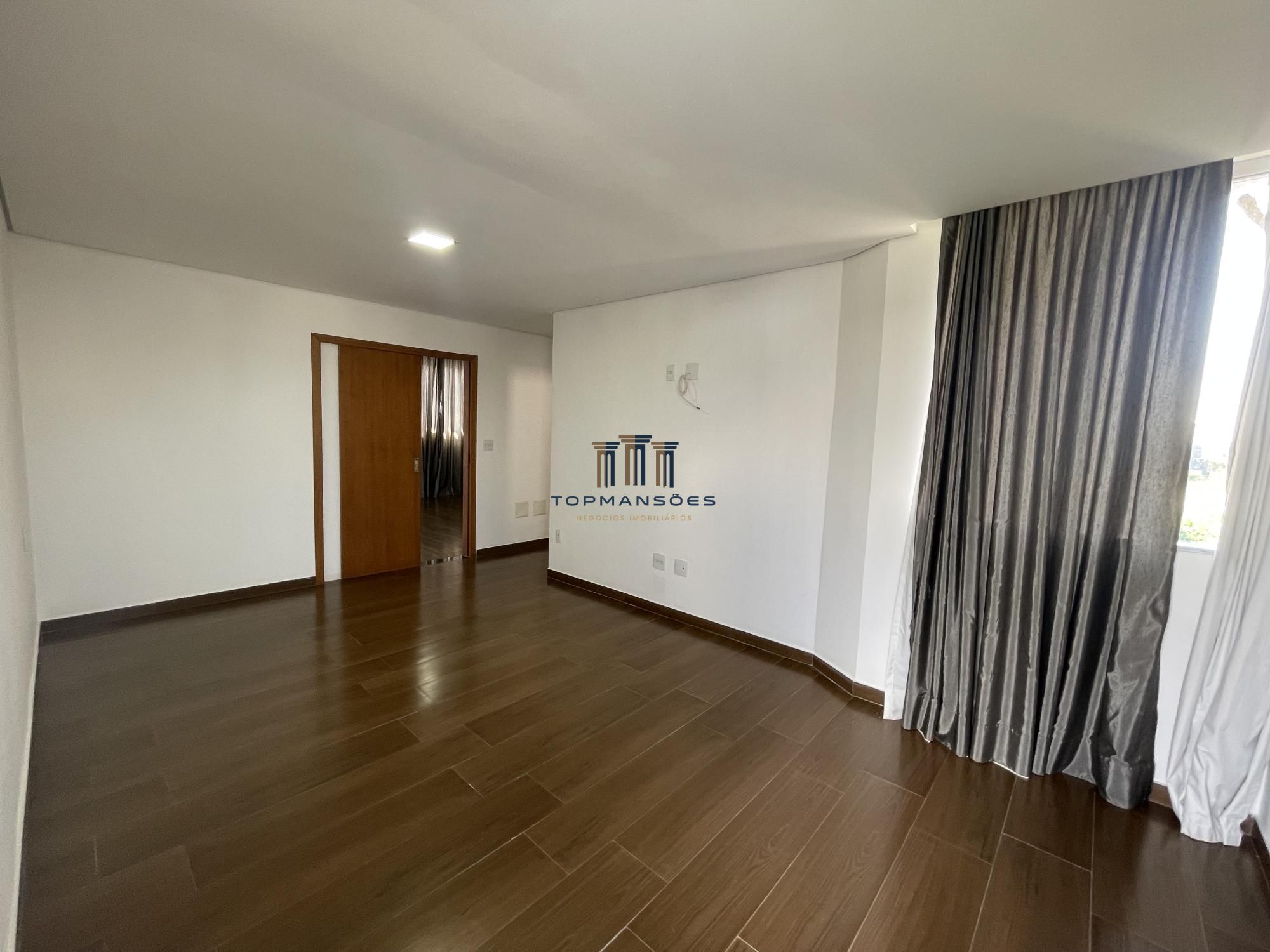 Linda casa com 3 suítes em Condomínio- Vespasiano.