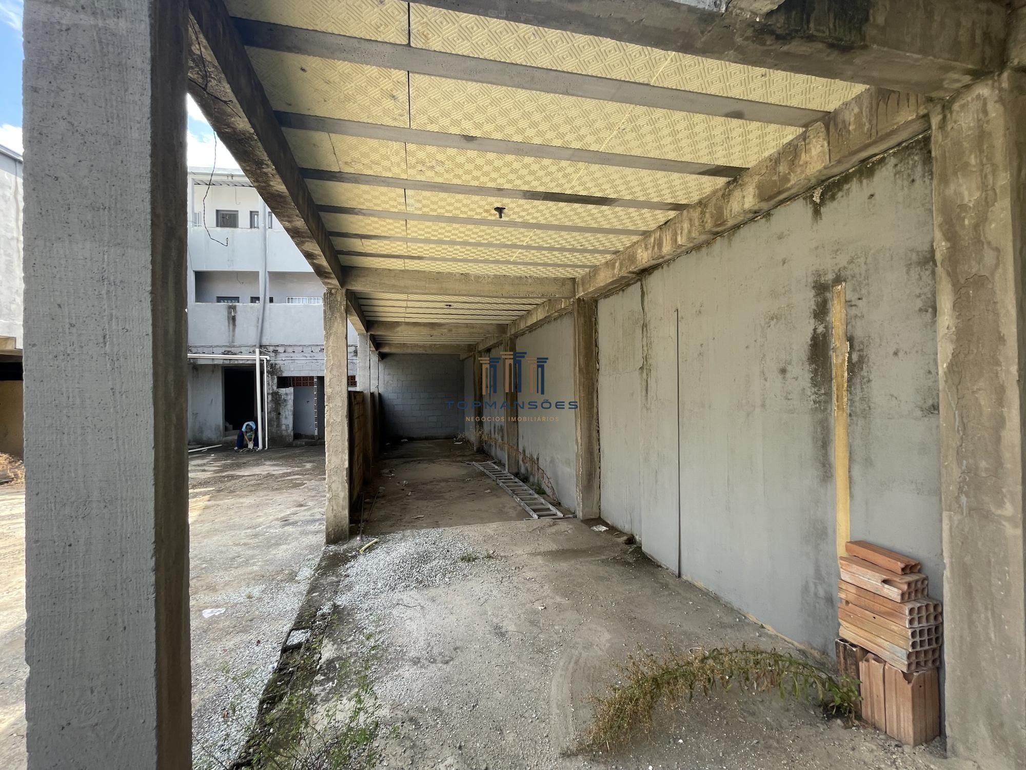 Pátio comercial com 500m2 excelente localização céu azul