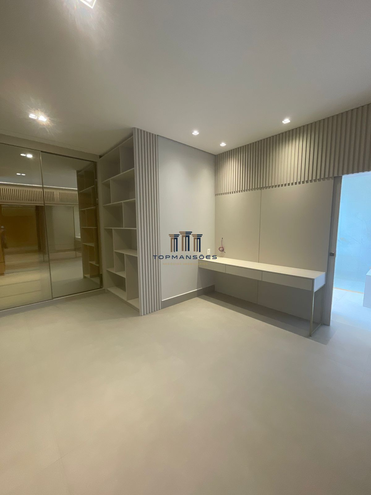 Casa de Alto Padrão 4 quartos com piscina e gourmet 583m3/ Alphaville Vespasiano
