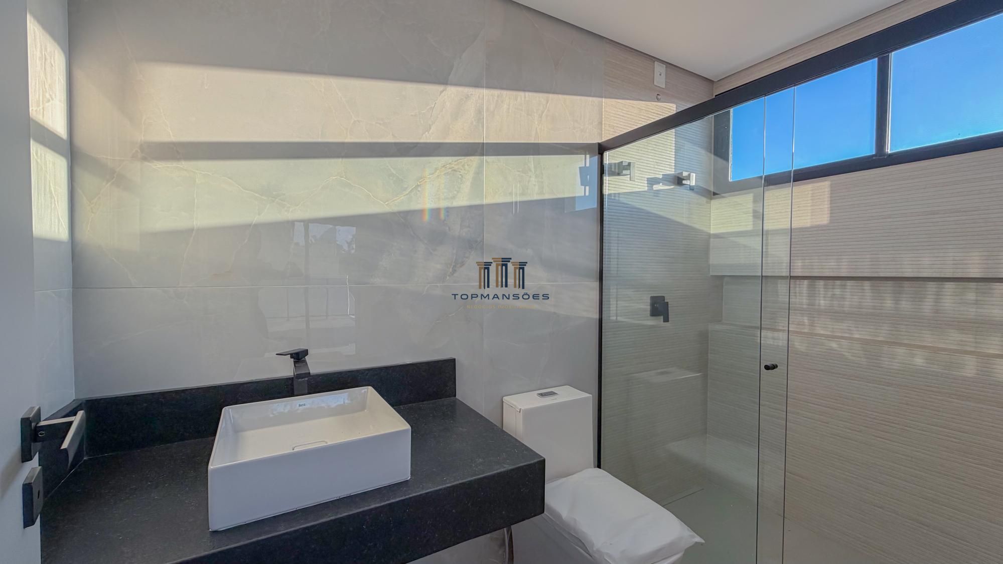 Casa nova Alphaville Vespasiano com 4 quartos, piscina, sauna e gourmet.
