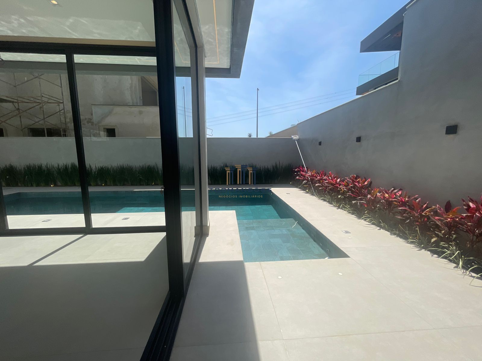 Casa de Alto Padrão 4 quartos com piscina e gourmet 583m3/ Alphaville Vespasiano