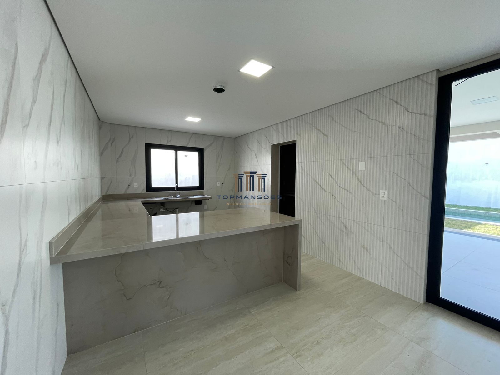 Casa Nova Alto Padrão em Condominio na Pampulha com 4 suites, Gourmet ePiscina