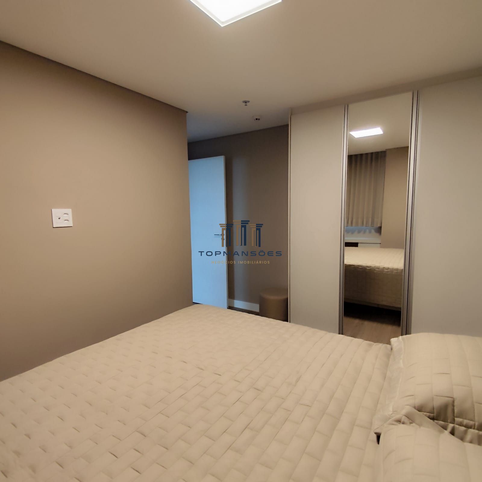 Apartamento mobiliado a venda, 75 m2, R$1.690.000,00 no esto