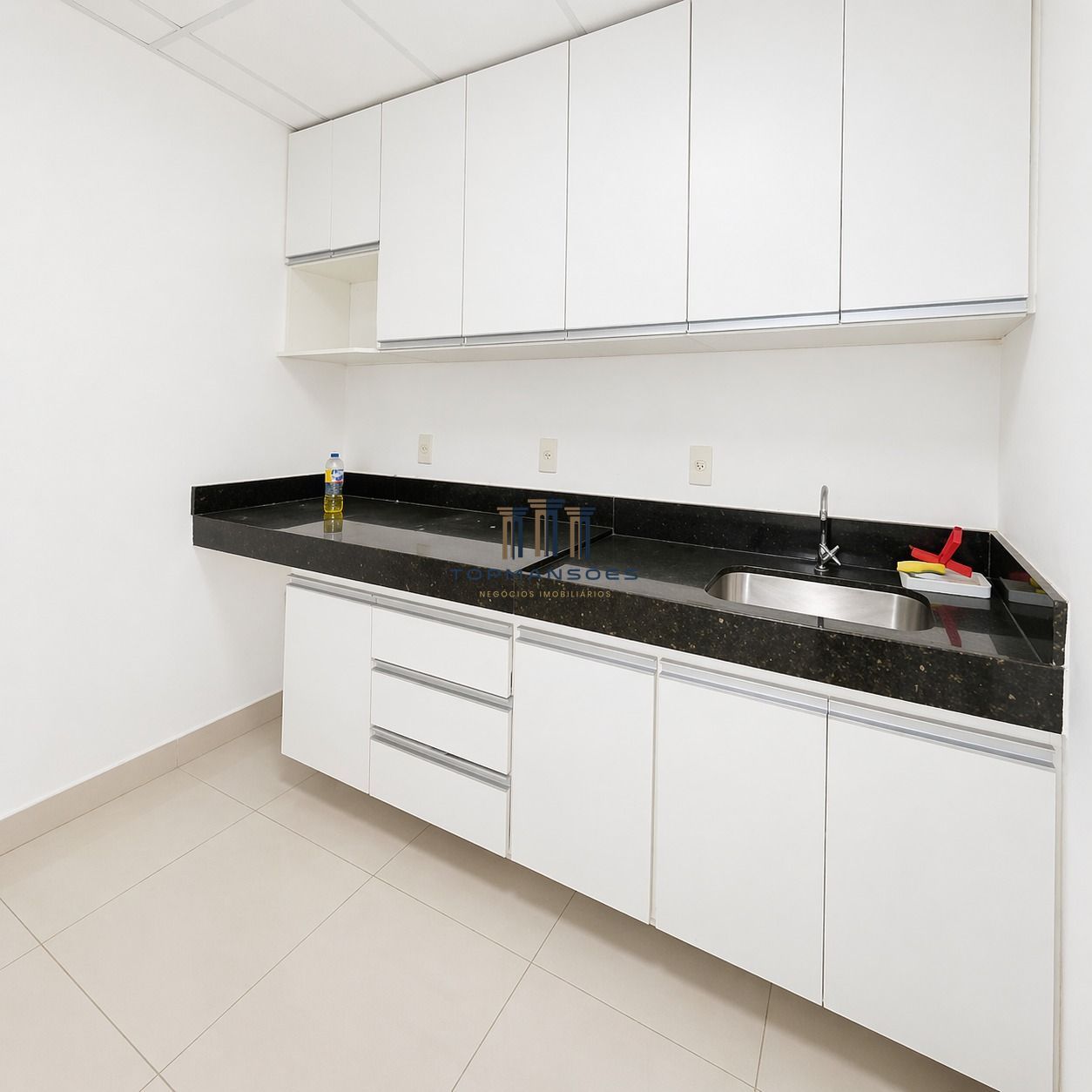 Sala Comercial com 182m² para locação no Bairro de Lourdes