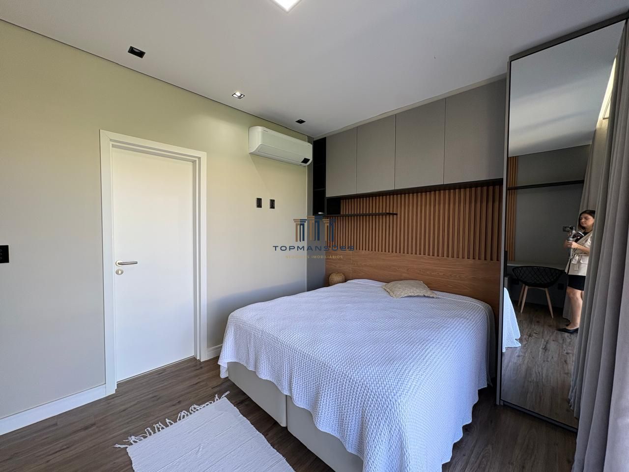 Casa de alto padrão, moderna com piscina aquecida, 4 quartos, em Alphaville/MG
